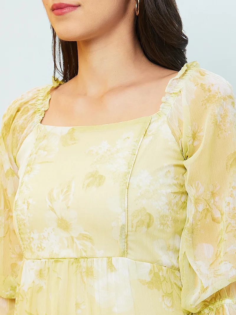 جلو باص Women Yellow Floral Printed Fit & Flare Dress