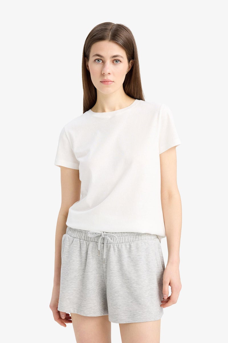 DeFacto Woman Regular Fit Basic Normal Waist Regular Hem Bermuda  - Image 3