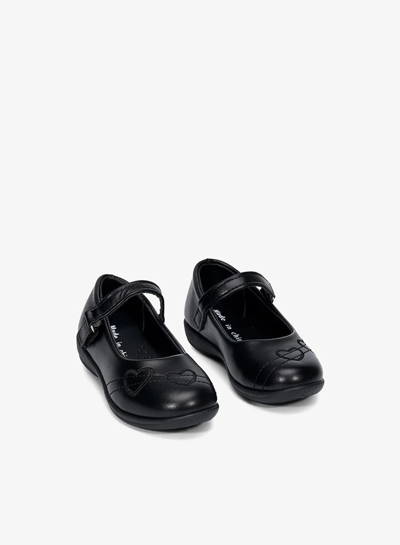 بيبي كلو حذاء ماري جين أسود بتصميم قلب للمدرسة