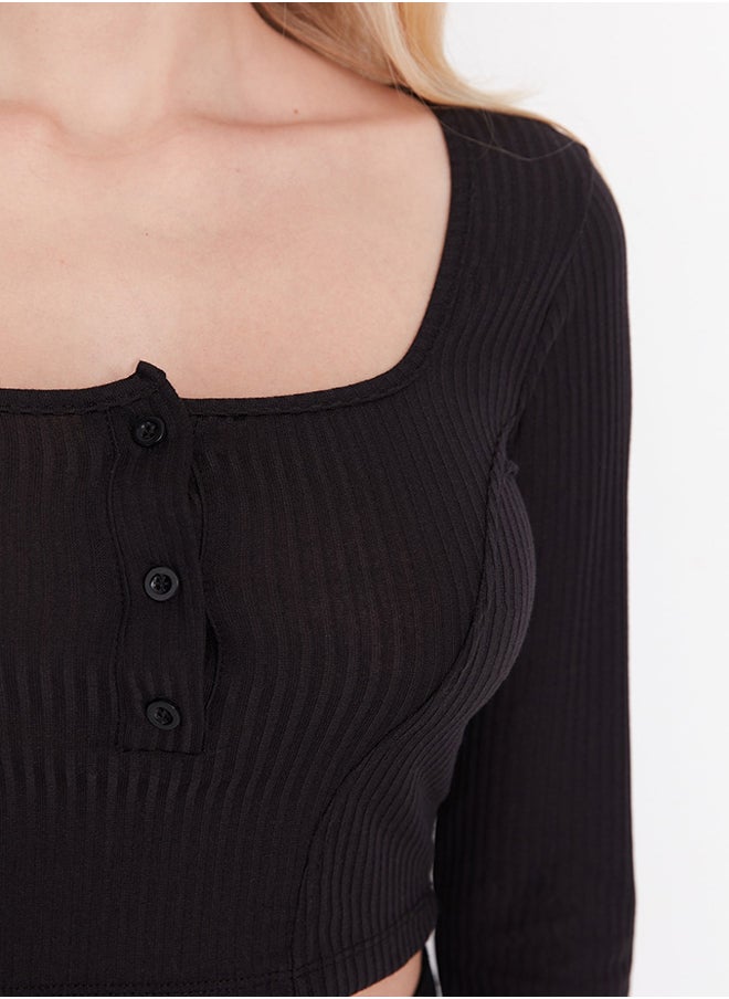 trendyol - Black Button Detailed Square Neck Fitted/Situated Ribbed Elastic Crop Knitted Blouse TWOAW23BZ00384 - Image 1
