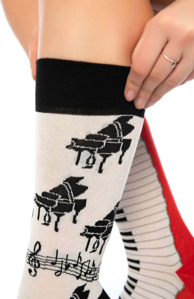 دايكو Piano Playing Cat Colorful Socks Combed Cotton