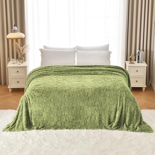 GIOKARNNA Heart Checkered Throw Blankets, for Love Mother Friends Pets,280 GSM Super Soft Warm Lightweight Fluffy Bed Blanket for Women Anniversaries(Sage Green,50"x60") - Image 4