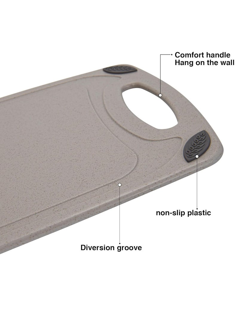 Fissman لوح تقطيع 40 سم، لوح تقطيع بلاستيكي فائق النحافة وخفيف الوزن بدرجة غذائية مع أخدود للعصير بسماكة 0.6 سم، قاعدة غير قابلة للانزلاق مع حلقة للتعليق - Image 2