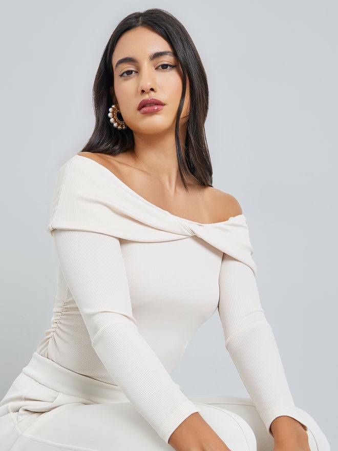 Styli Beige Off-Shoulder Twisted Front Knit Top - Image 3