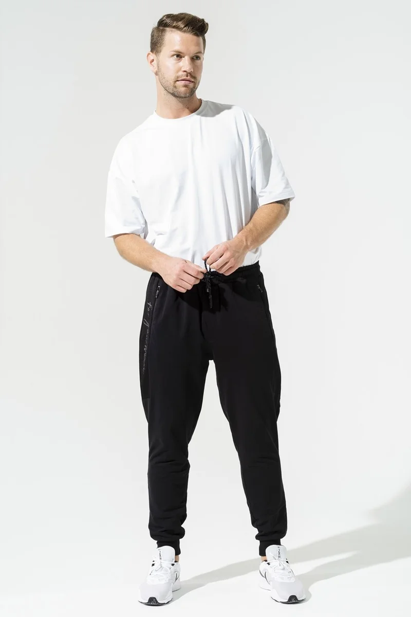 فور يو مان 2-Piece Cotton T-shirt with Mesh Detail Black Joger Suit S27157