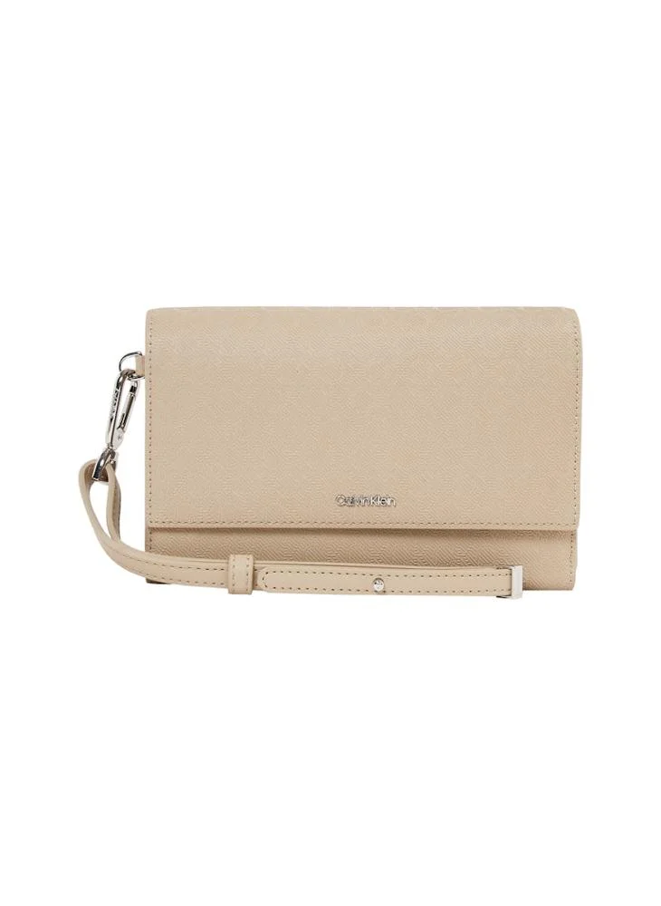 كالفن كلاين EXTRA LARGE TRIFOLD WALLET