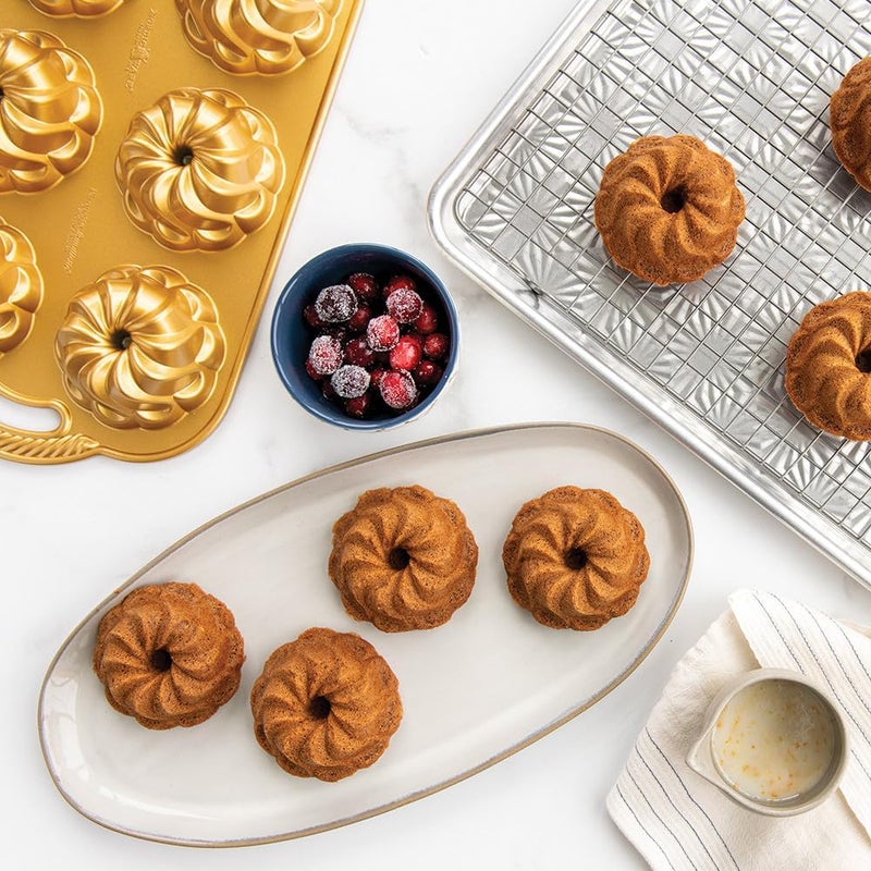 Nordic Ware Pirouette Bundt Pan, 6 Cavities - Image 5