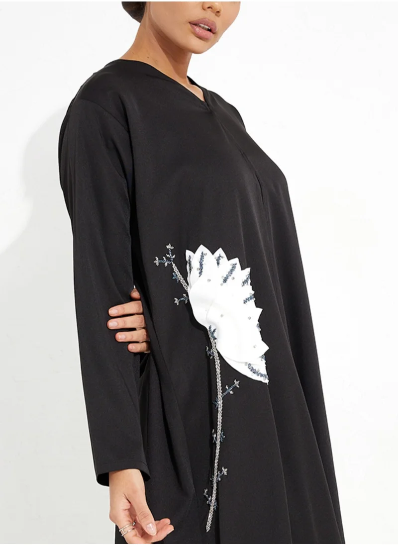 Rosette Abaya White Prominent Abaya