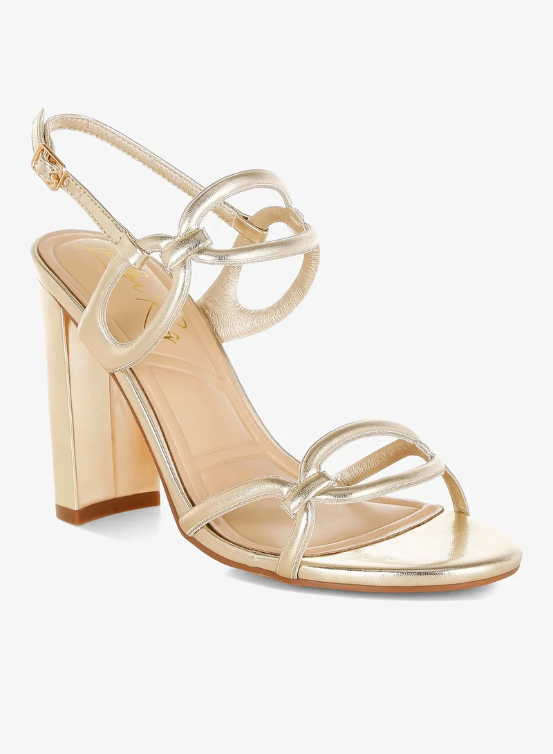 لندن راج صندل نسائي من لندن راج بتصميم معدني مزين بسلاسل باللون الذهبي