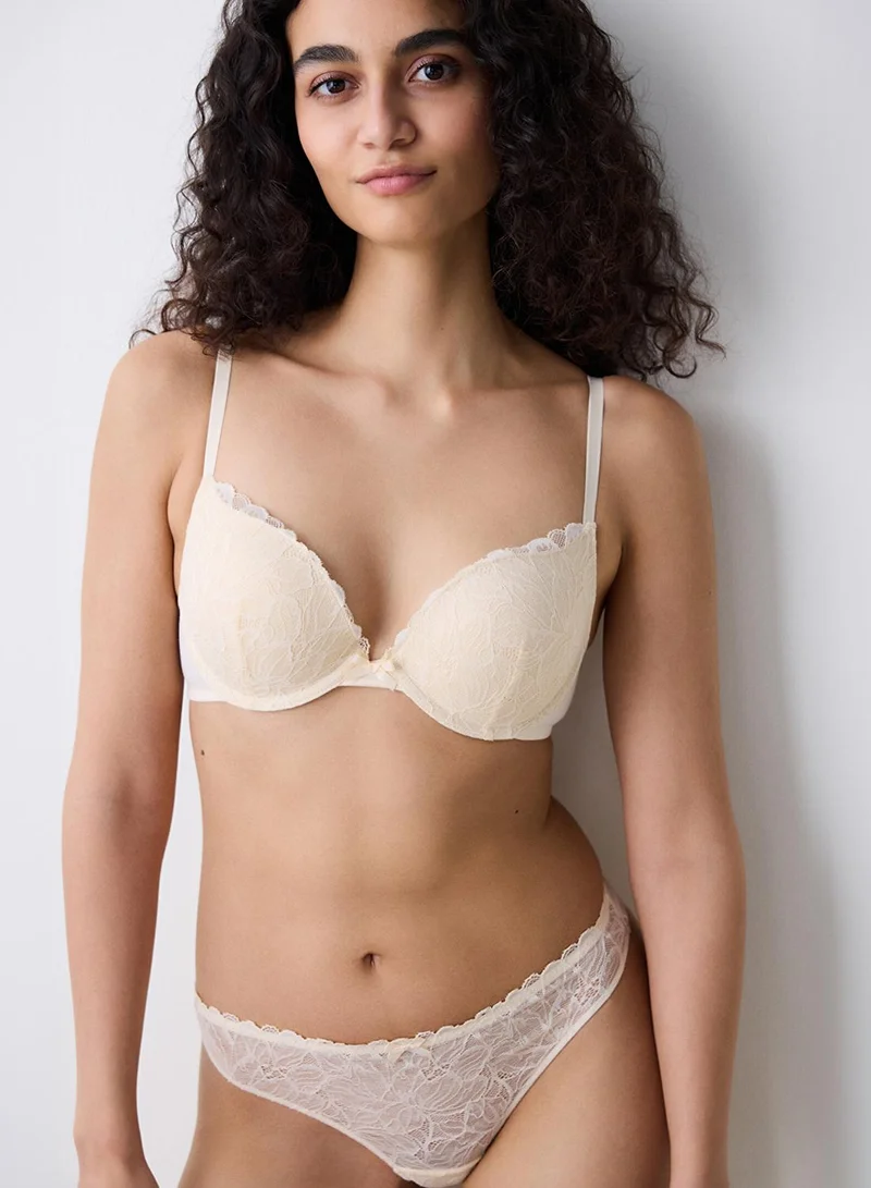 بنتي حمالة صدر لول أب دانتيل