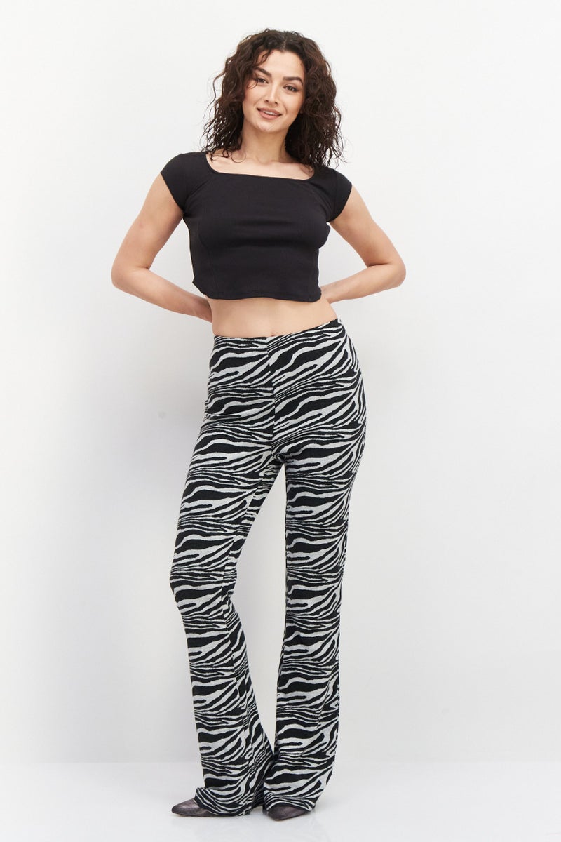 NEW LOOK Women Wide Leg Allover Print Palazzo Pants, Black - Image 3