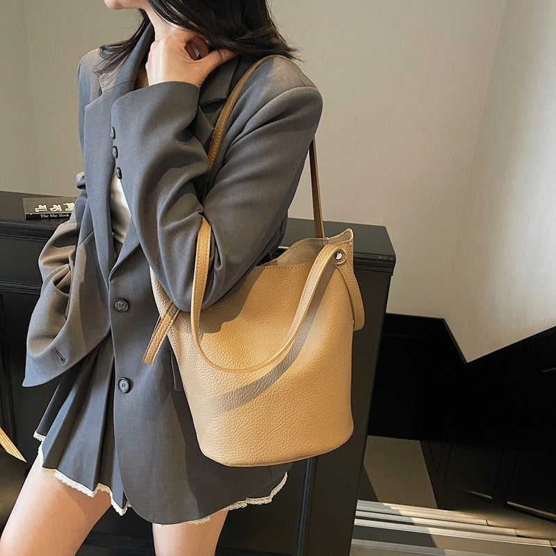 Fashionable Large Capacity Portable Commuter Bag Women'S 2025 Bucket Bag High-End Shoulder Underarm Bag - Image 5