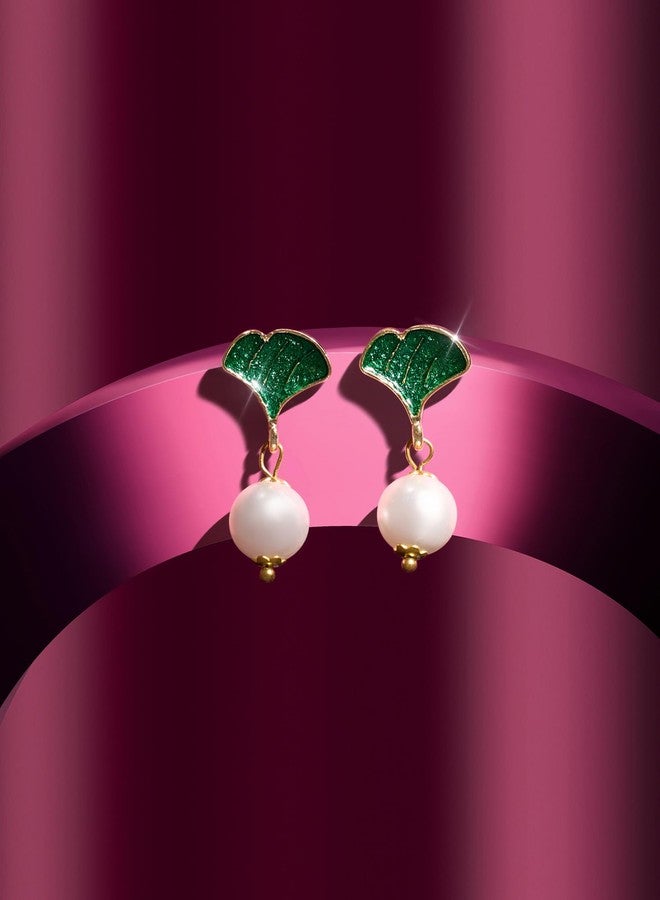 Zaveri Pearls أقراط زافيري بيرلز الخضراء المطلية بالمينا، أقراط متدلية عصرية من اللؤلؤ للنساء - ZPFK21965 - Image 3