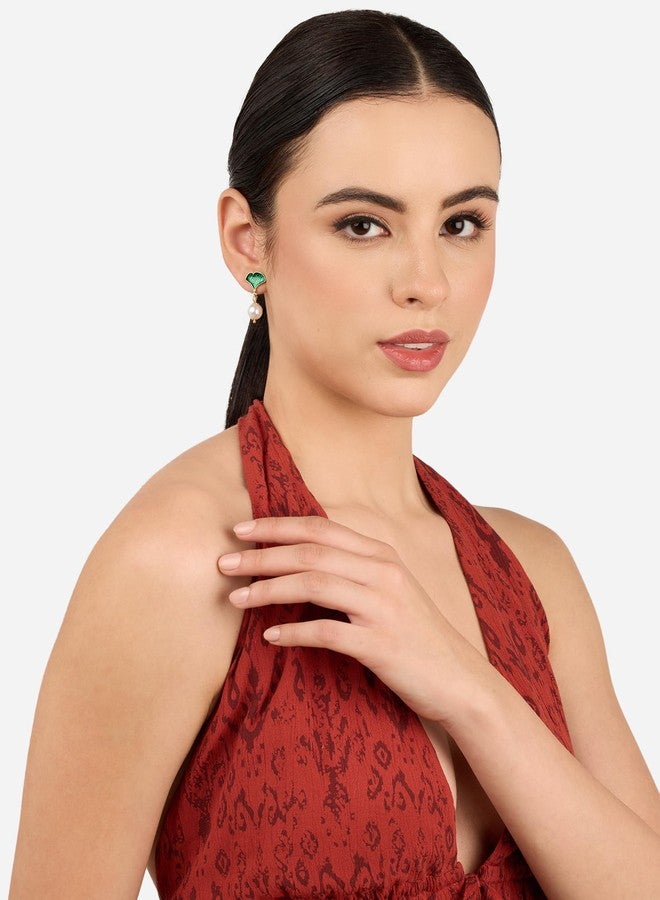 Zaveri Pearls أقراط زافيري بيرلز الخضراء المطلية بالمينا، أقراط متدلية عصرية من اللؤلؤ للنساء - ZPFK21965 - Image 2