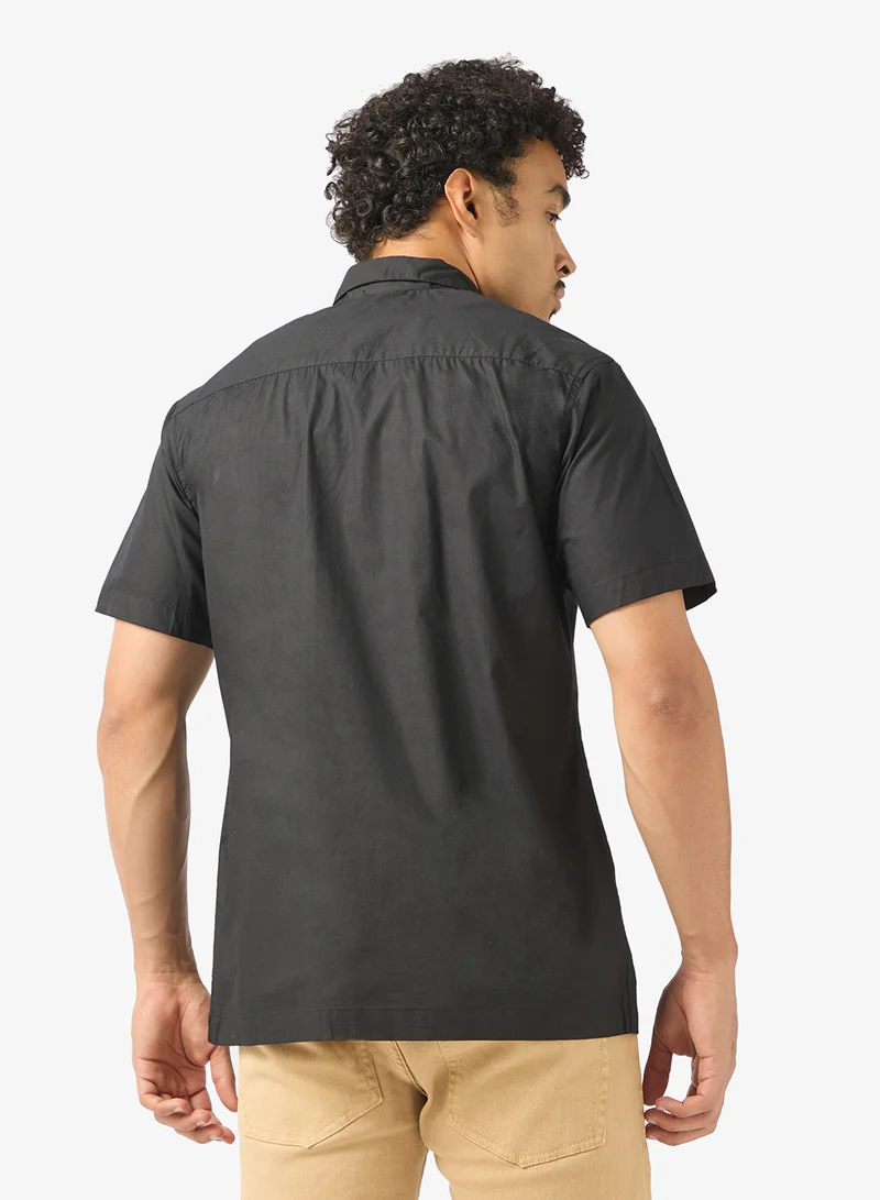 سفنتي فايف قميص كلاسيكي بقصة عادية