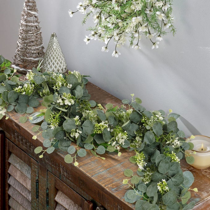ARTIFICIAL EUCALYPTUS GARLAND ARTIFICIAL VINES HANGING EUCALYPTUS LEAVES GREENERY GARLAND WITH BERRIES VINES TABLE RUNNER FOR WEDDING ARCH HOME PARTY MANTLE DECOR 2 PACKS