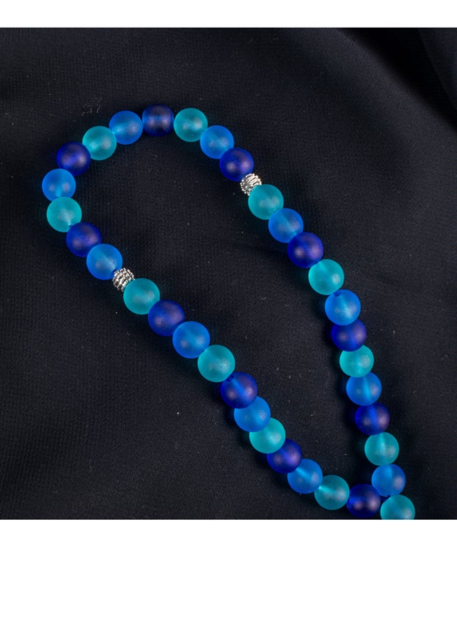 ذا بلاك بيرل اكسسوريز سبحة من حجر الأوبال الأزرق الخلاب من 33 حبة - Image 4