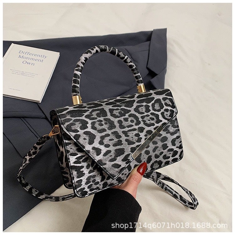 Fashion Leopard Print Clutch Bag Evening Bag Fashionable And Personalized Chain Shoulder Crossbody Women'S Bag New Style - Image 4