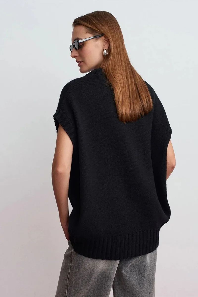 Dilvin Black DILVIN Oversized Ribbed Knit Sweater Vest for Women | Best Price UAE