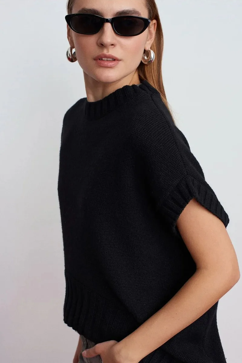 DILVIN Oversized Ribbed Knit Sweater Vest