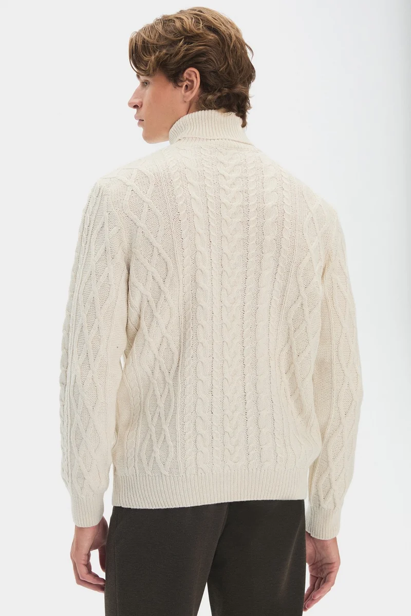 جون Men's Regular Fit Turtleneck Knit Detailed Knitwear Sweater