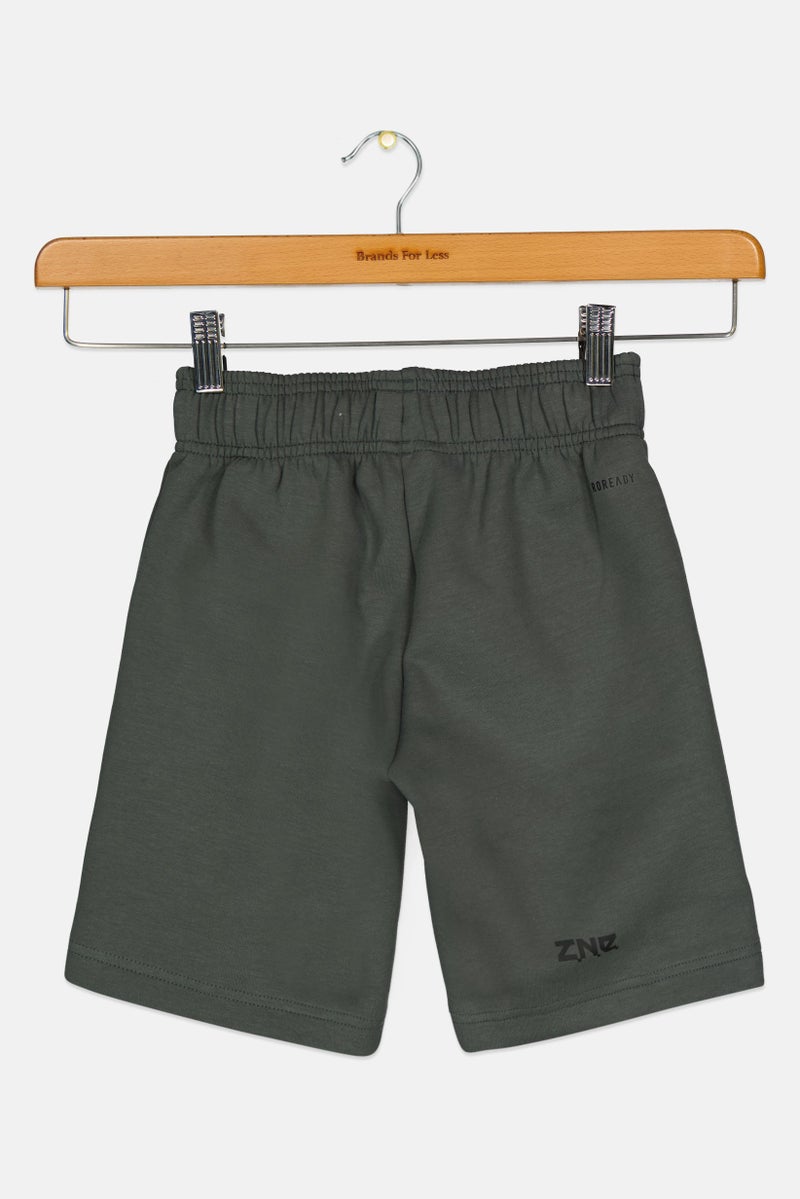 Adidas شورتات خارجية للأطفال الأولاد بشعار العلامة التجارية، لون ساج الداكن - Image 2