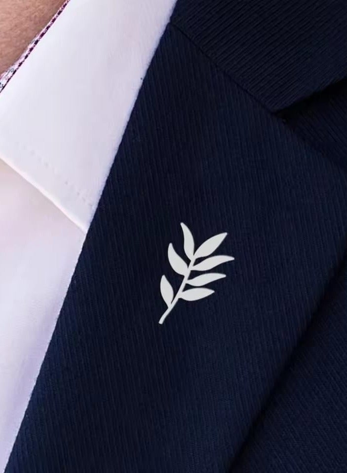 بين أنيق بتصميم راقٍ يضفي لمسة فخامة وتميز على أي إطلالة، مثالي للاستخدام اليومي والهدايا الراقية. - Image 1