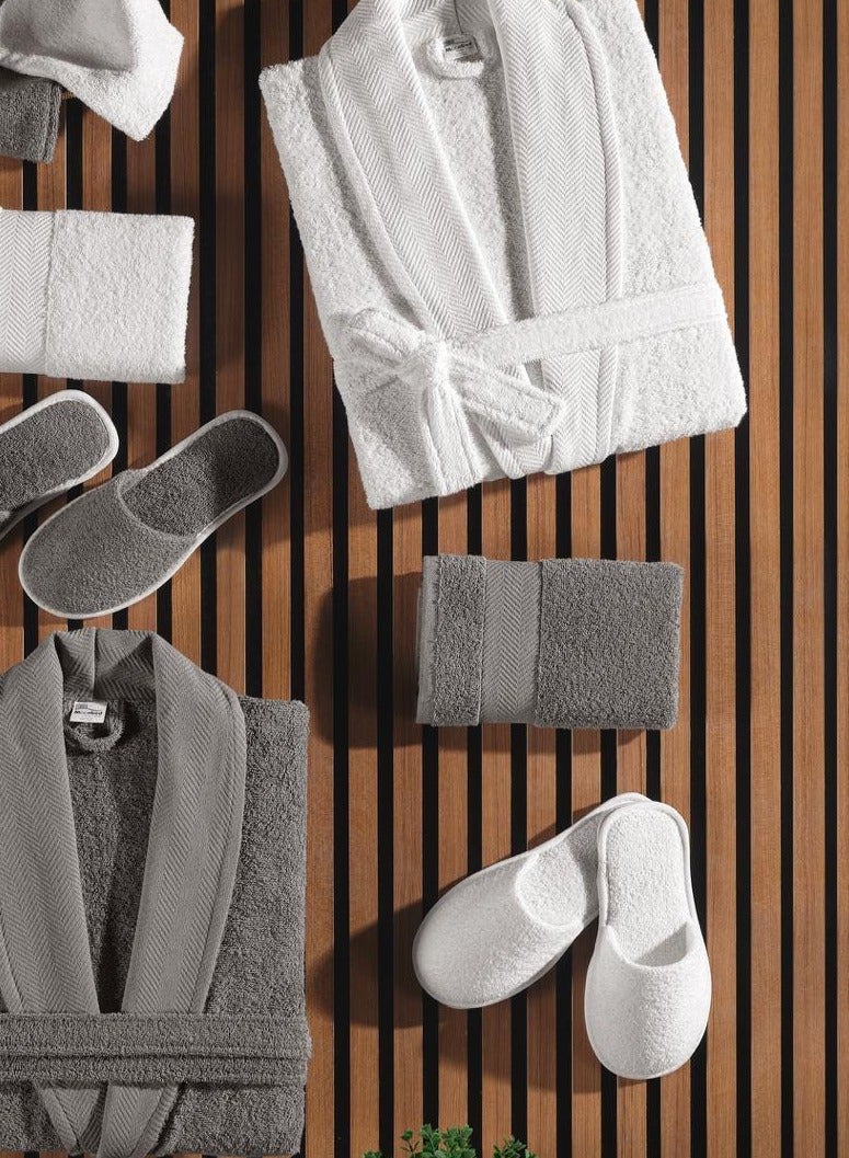 Brides A luxurious 100% cotton Turkish bathrobe set, modern and elegant, for comfort and style. - Image 2