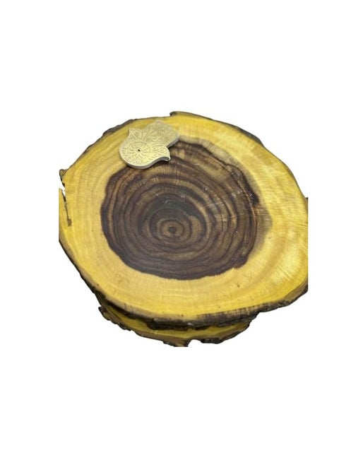 Natural tree trunk shaped serving plates or trays, handmade, multi-purpose, as coasters for drinks, for decoration, with a unique design that adds a natural touch to the place. Available in size 40 cm. R
