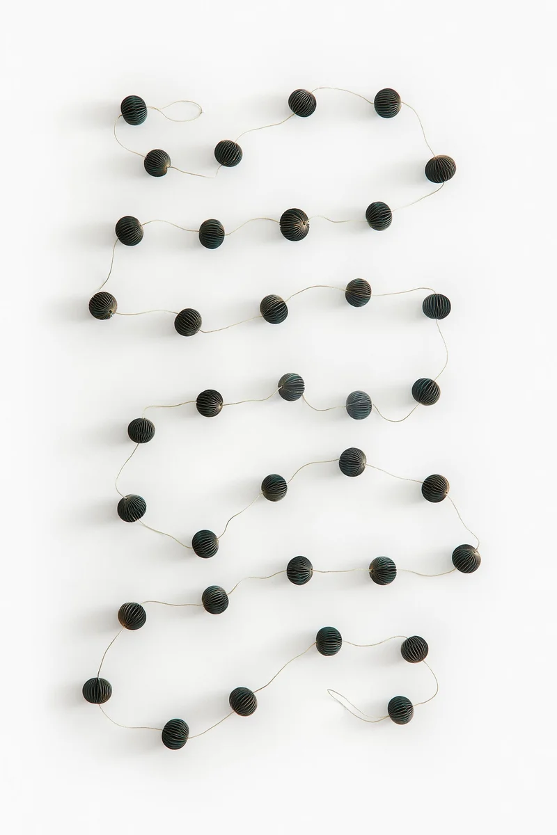 H&M Glittery honeycomb garland