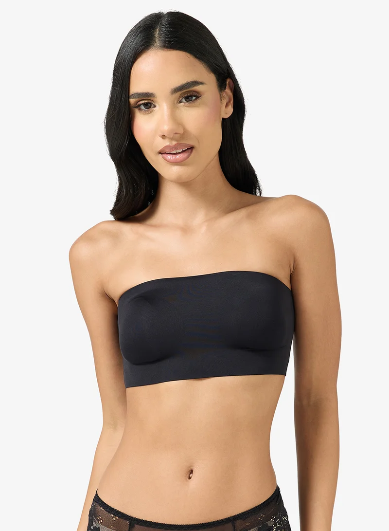 ايلا حمالة صدر بدون حمالات