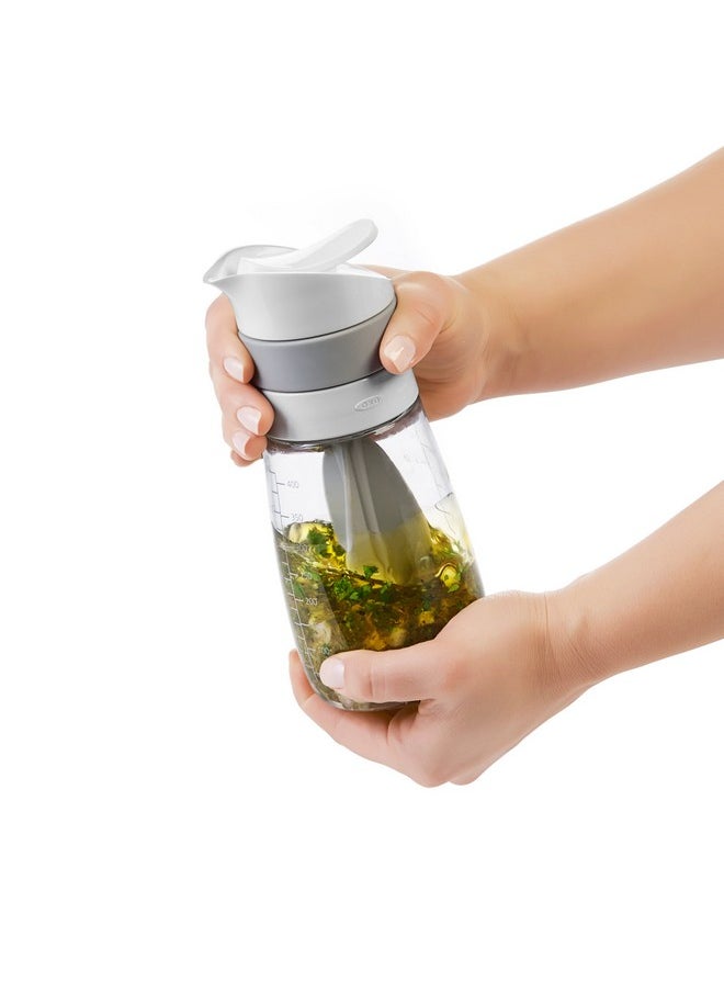 أوكسو خلاط صلصة السلطة OXO Good Grips Twist & Pour، رمادي، 14 أونصة، 0.44 كوارت  - Image 2