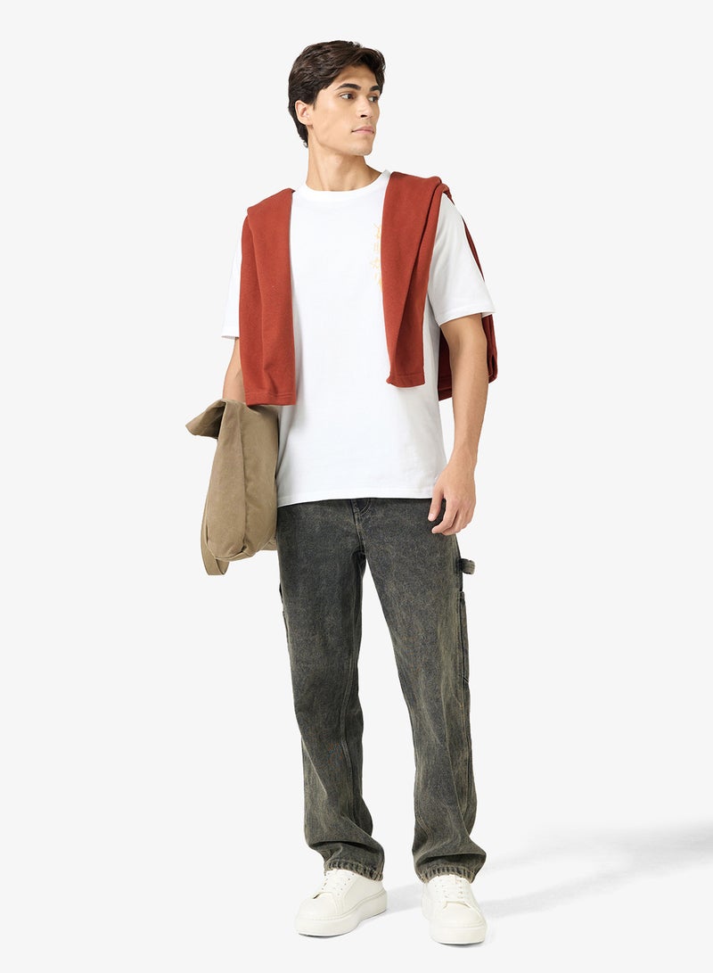 سفنتي فايف تيشيرت بطبعة جرافيك بقصة عادية - Image 4