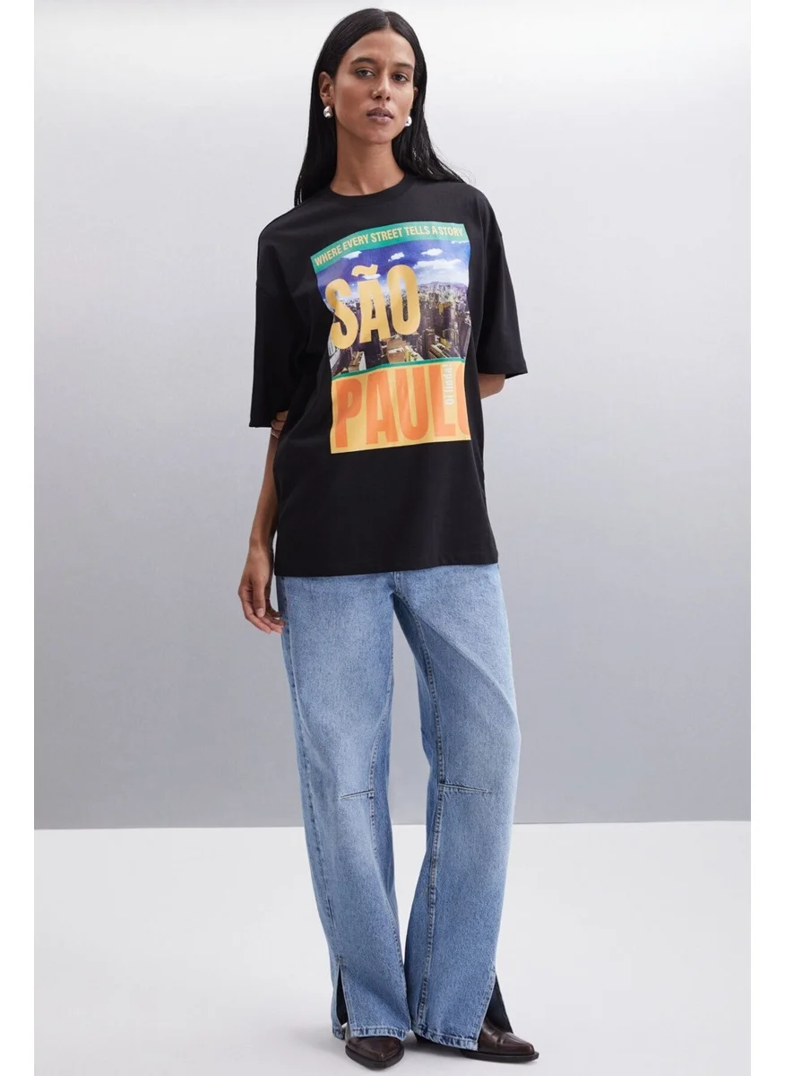 جريميلانج Gladys Women's City Themed Print Detail Oversize Fit Crew Neck Organic Cotton Black T-shirt
