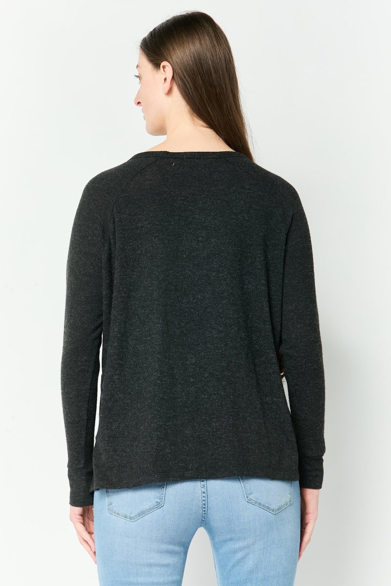 UNDIZ Women Crew Neck Knitted Long Sleeve Sweater, Black - Image 4