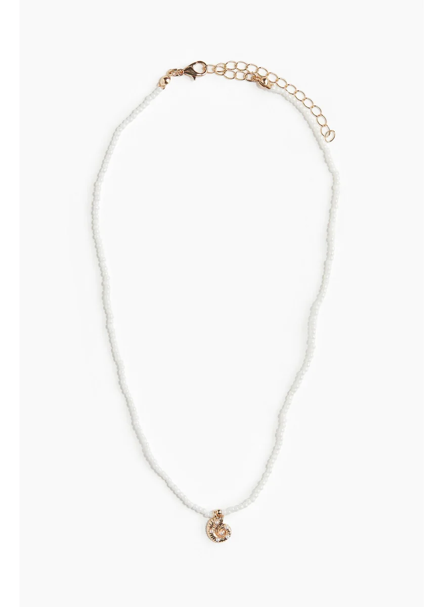 H&M Beaded Pendant Necklace