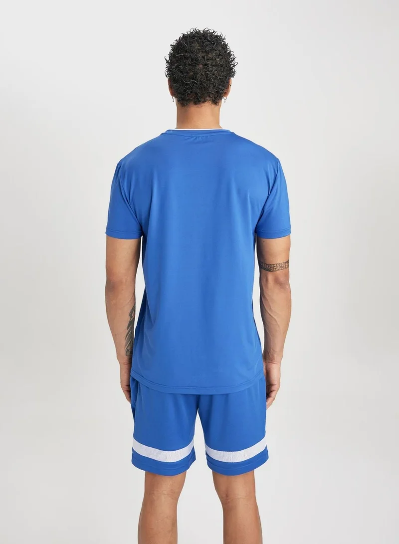 ديفاكتو تيشيرت بطبعة بياقة دائرية ومقاس عادي