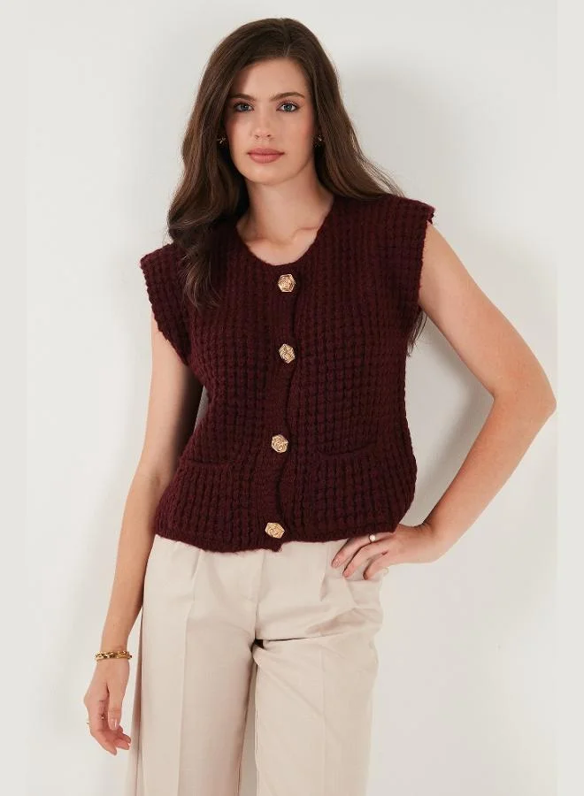 ليلا ليلا فيست محبوك بأزرار بقصة واسعة وياقة دائرية للنساء