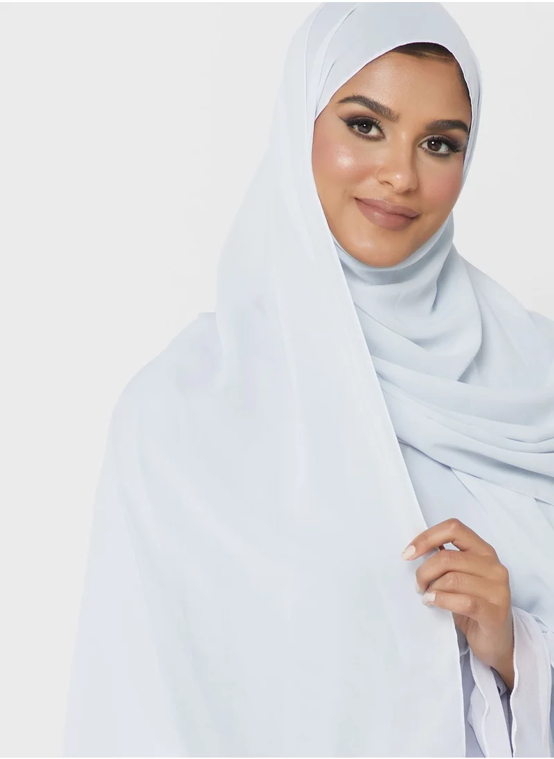 هيا كلوزيت عباية مطرزة بأكمام شبكية