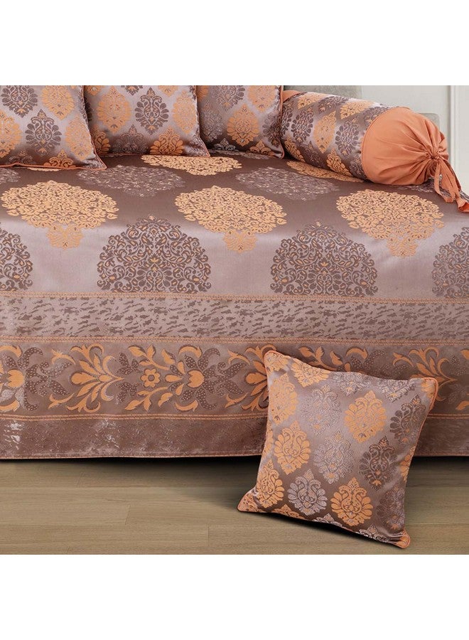 فيكتور طقم ديوان من Victor Poly Cotton Styria Satin بنمط هندسي - 8 قطع (رمادي-بيج، غطاء سرير - 60 بوصة × 90 بوصة، 2 وسادة - 16 بوصة × 32 بوصة و5 أغطية وسائد - 16 بوصة × 16 بوصة) - Image 4