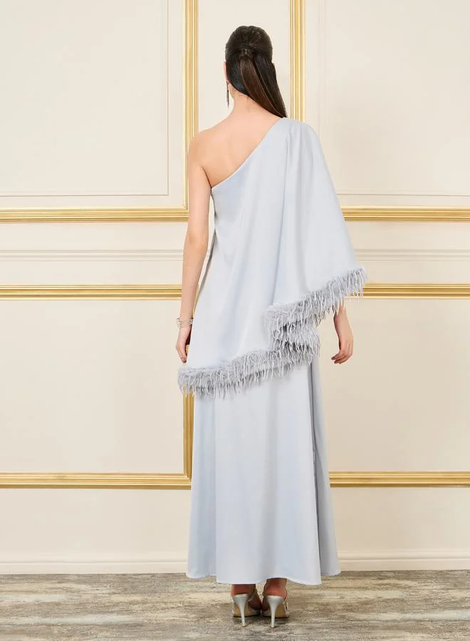 ستايلي Faux Feather Trim Satin One Shoulder Neck Layer Maxi Dress