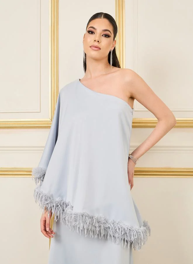 ستايلي Faux Feather Trim Satin One Shoulder Neck Layer Maxi Dress
