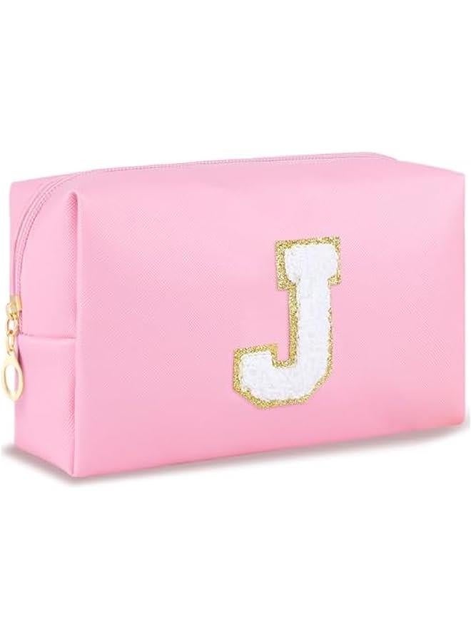 هدايا للمعلم، حقيبة ماكياج مخصصة، حقيبة تجميل لطيفة للسفر، حقيبة تواليت صغيرة من الفراء الصناعي مع حرف PU، organizer لحقيبة الماكياج، هدية عيد ميلاد أنيقة لابنتك المراهقة (وردي J) - Image 1