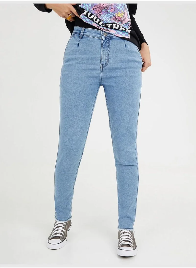 Styli Frayed Hem High Rise Tailored Mom Jeans