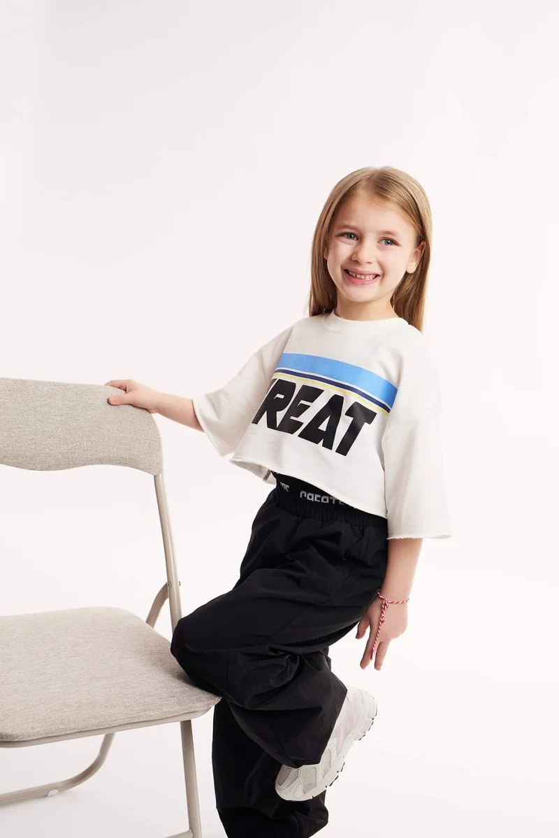 ديفاكتو Girl Slogan Printed Sweatshirt Fabric T-Shirt