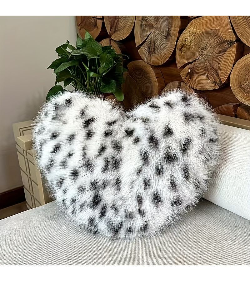 وسادة قطنية على شكل قلب بطبعات النمر الفروية الطويلة للخصر مقاس 12.6 × 15.75 بوصة، ديكور واقعي للأريكة - Image 1