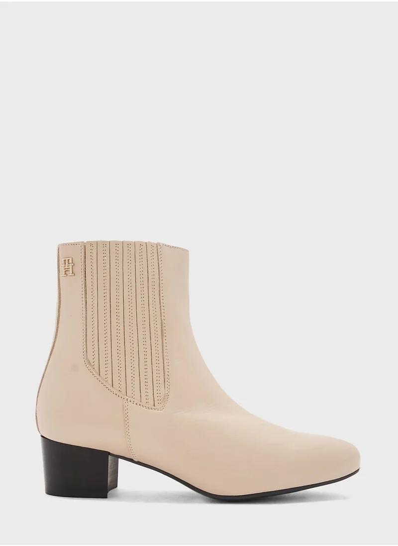 TOMMY HILFIGER Essential Casual Leather Mid Heel Ankle Boots