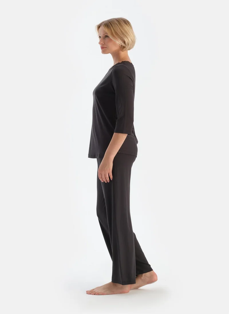 dagi T-shirt & Trousers Pajama Set Crew Neck Supreme Mid Rise Sleepwear