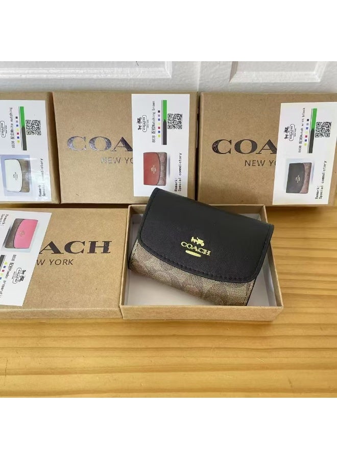 كوتش اوت ليت محفظة نسائية قصيرة محفظة متعددة البطاقات كلاسيكية بلون أسود نمط بني لسهولة الحمل - Image 2