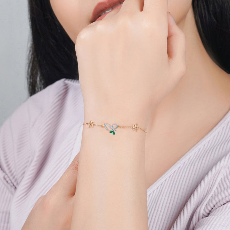 Jawhara Jewellery سوار من الذهب الأصفر عيار 18 للنساء، خط عربي حرف "عين" مع الماس طبيعي وأحجار العقيق الأخضر، مجموعة هروفى للمجوهرات الفاخرة، هدية أنيقة من مجوهرات جوهرة - Image 2